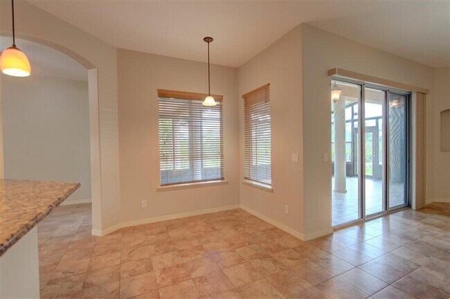 Building Photo - 1185 Dromin Ln