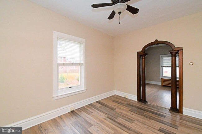 Building Photo - 778 Starr St