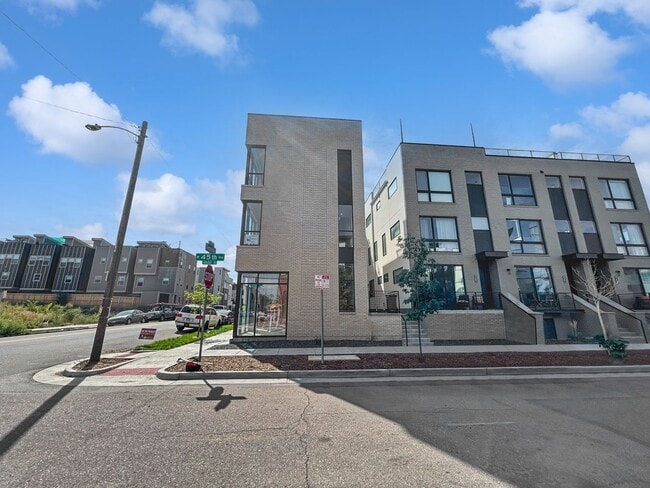 Building Photo - $0 DEPOSIT OPTION. BRAND NEW 4 BED 3 BATH HOME WITH ROOFTOP DECK IN BERKELEY