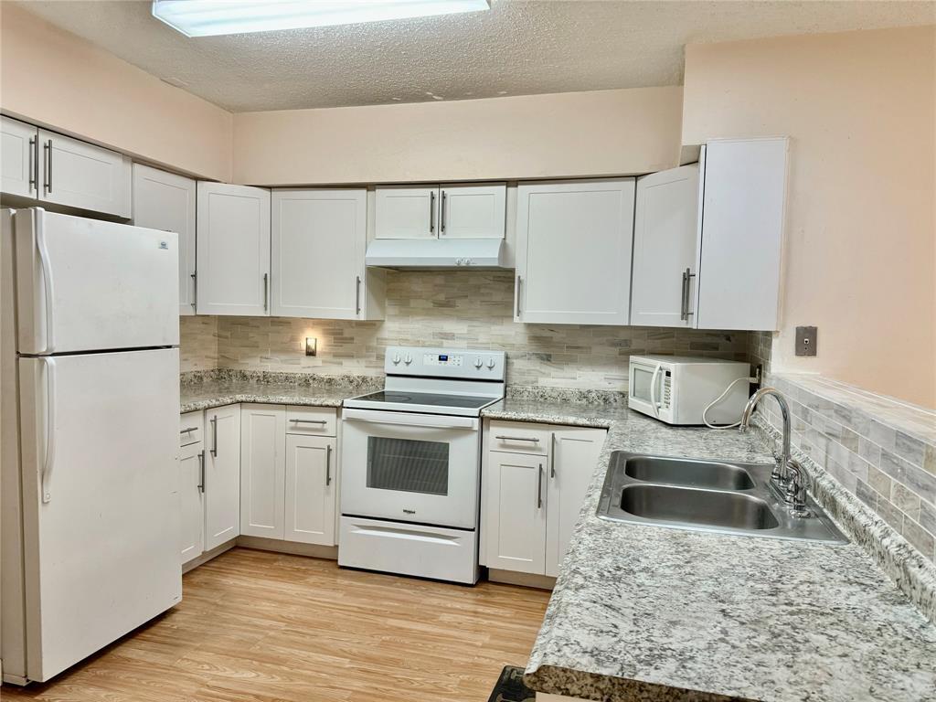 Building Photo - 11461 NW 38th St