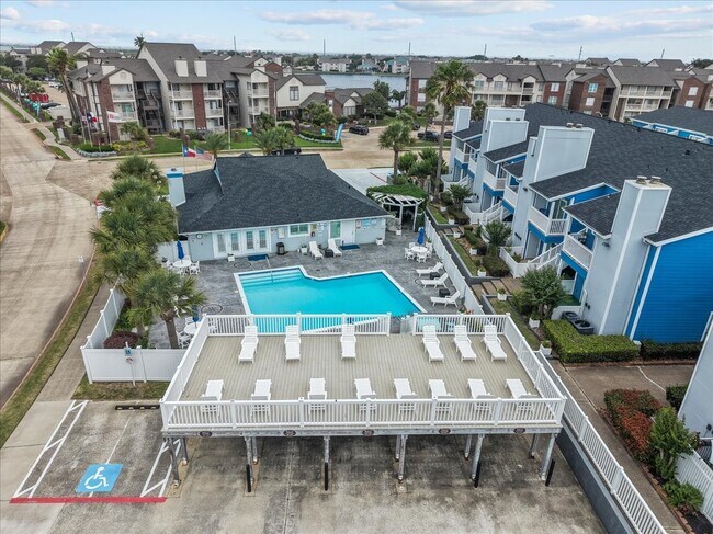 Building Photo - 3506 Cove View Blvd