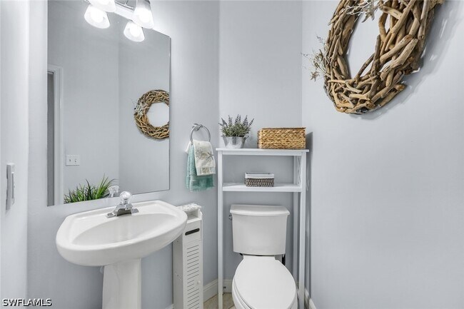 Building Photo - 2110 Cay Lagoon Dr