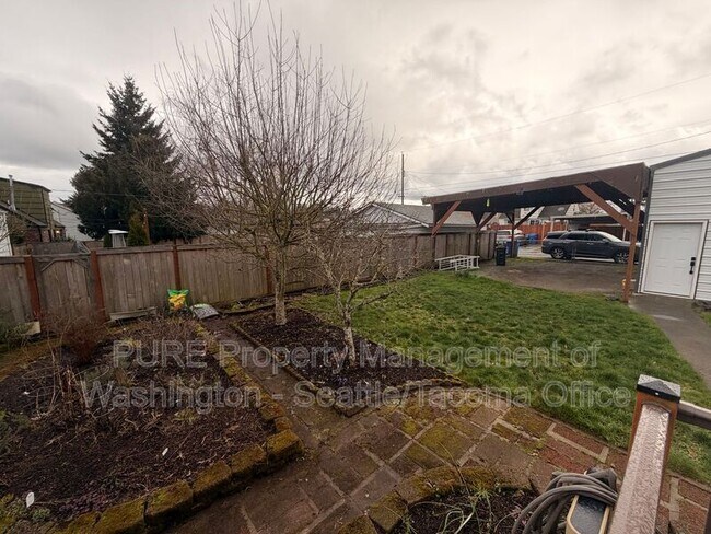 Building Photo - 3136 S 18th St