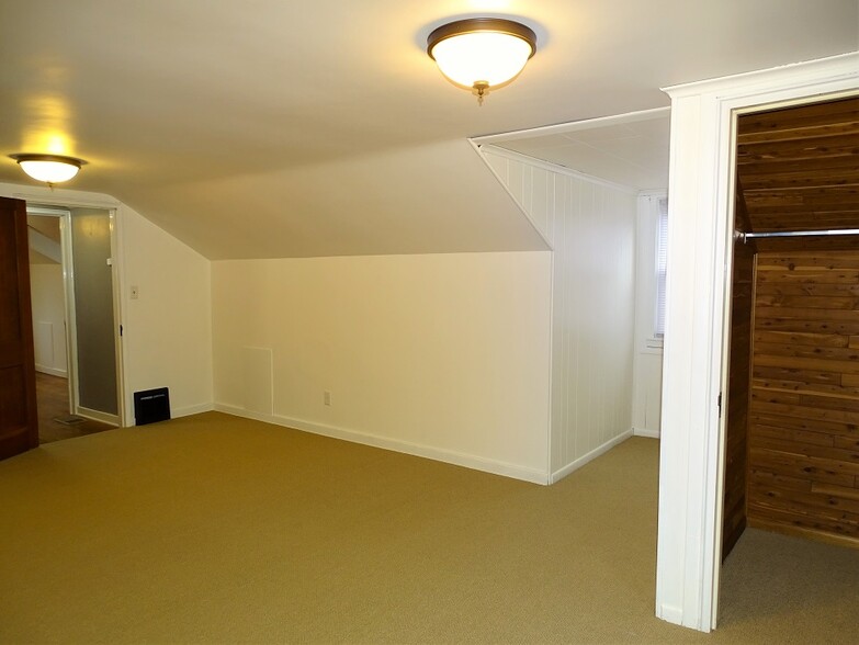 Building Photo - 160 Mechanic St