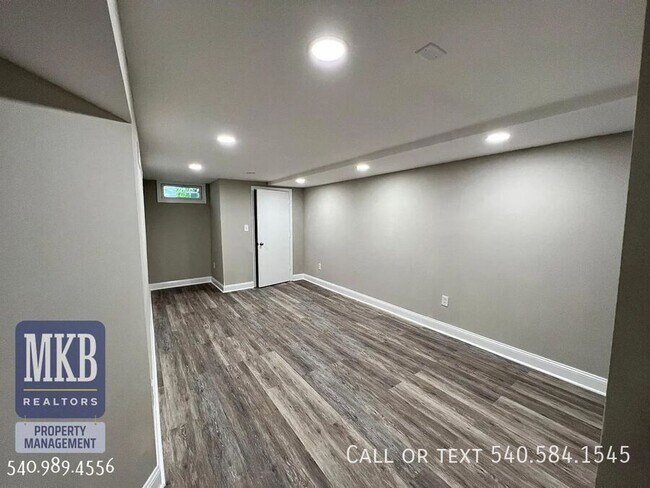 Building Photo - 1813 Oxford Ave SW