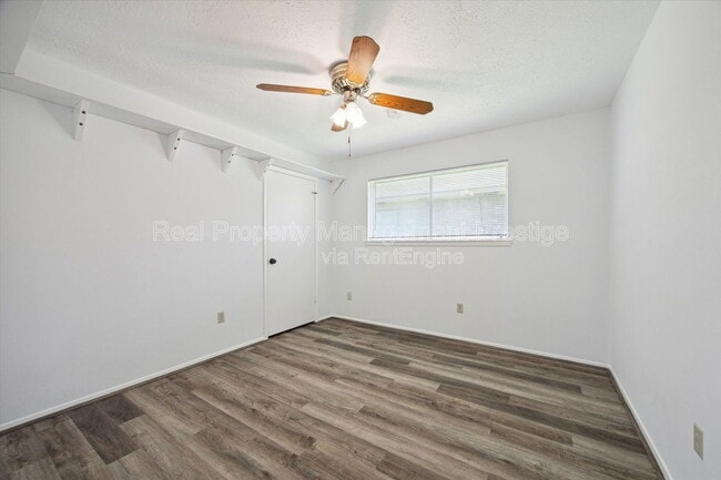 Building Photo - 16311 Forest Bend Ave