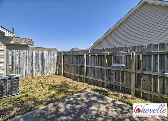 Building Photo - 307 Summit Townes Way