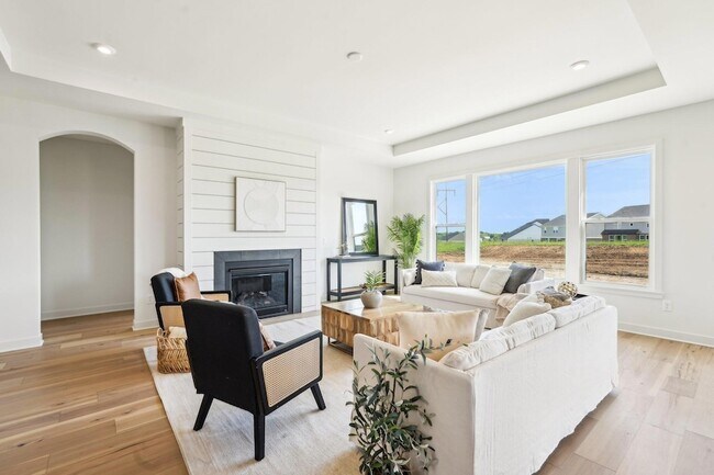 Building Photo - 753 Man O War Blvd