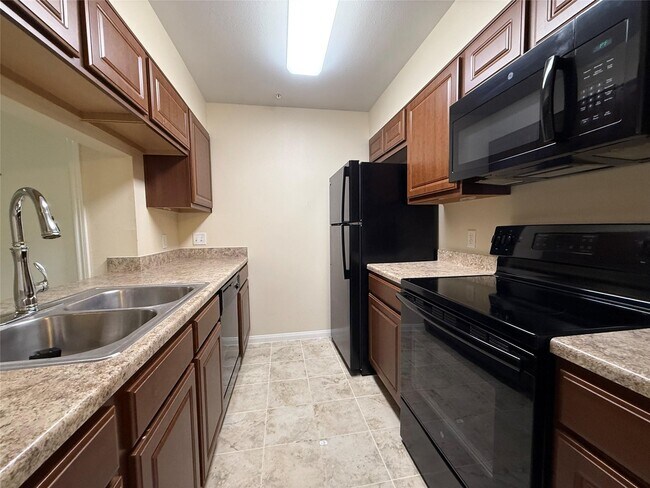 Building Photo - 8415 Hearth Dr