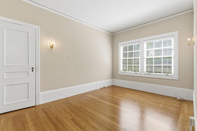 Building Photo - 501-503 Mandana Blvd