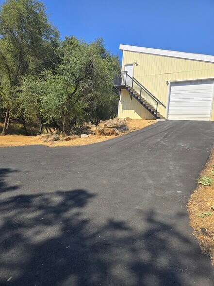 Building Photo - 3550 Nancy Dr