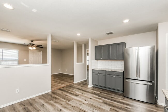 Building Photo - 9104 Old Clydesdale Dr