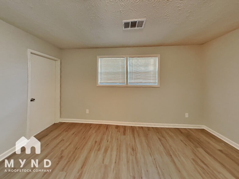 Building Photo - 9274 River Chase Way