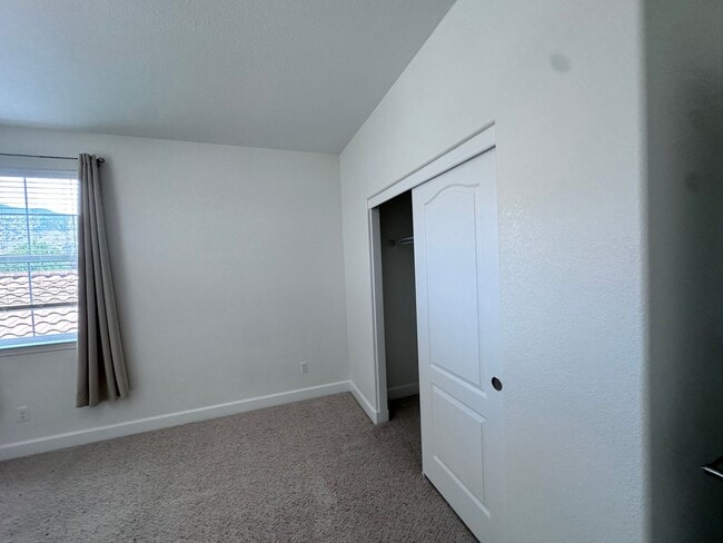 Building Photo - 10735 Ridgebrook Dr