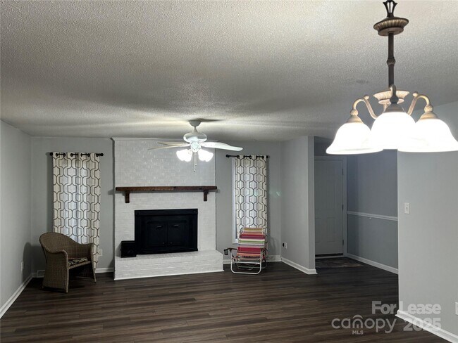 Building Photo - 609 Catawba Cir N