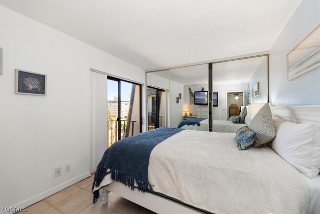 Building Photo - 4029 Sandlewood Ln