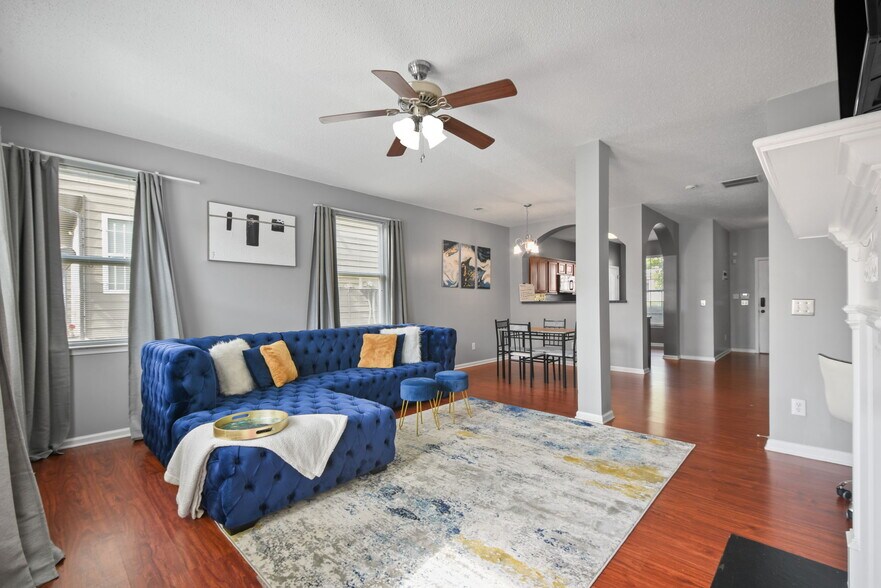 Living Room - 1931 Bayrose Cir