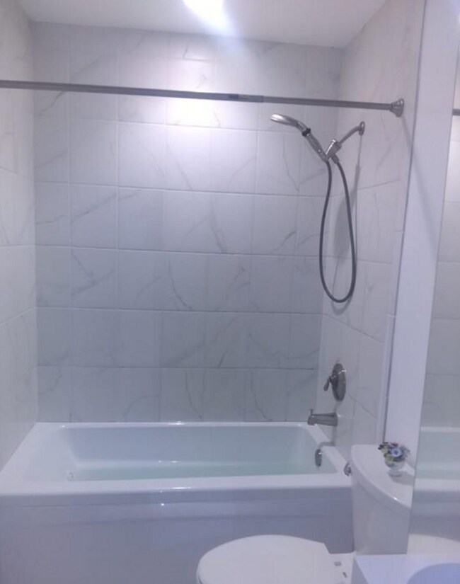 Building Photo - 10 Weston Ave