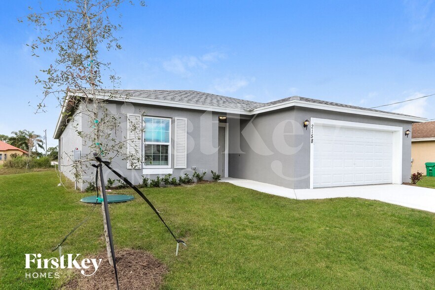 Building Photo - 2158 SW Algiers St