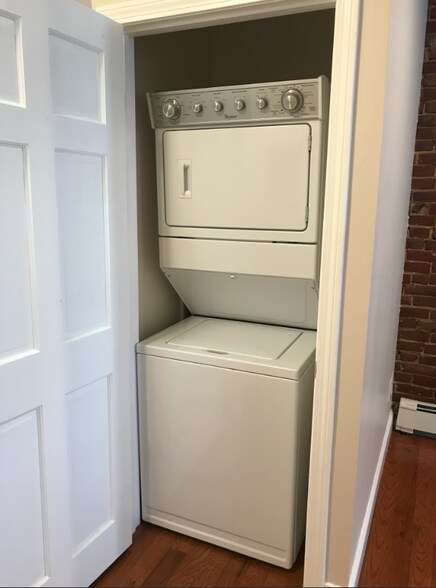 Building Photo - 349 Sumner St