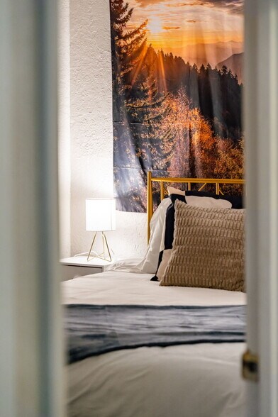 Building Photo - 140 4th St