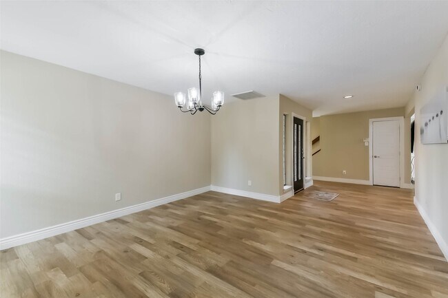 Building Photo - 3911 Cherry Forest Dr