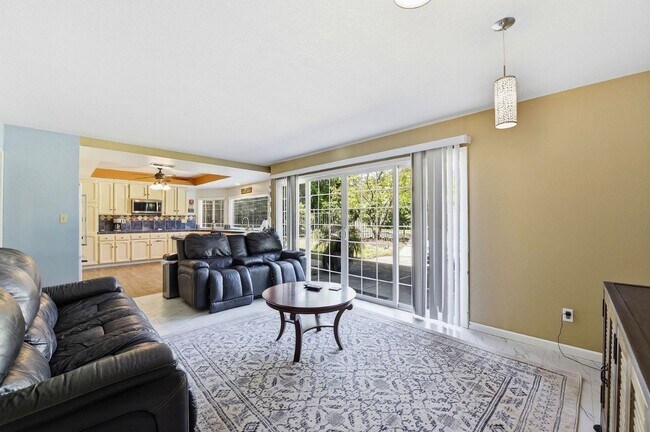 Building Photo - Wonderful 4bd/2.5ba Cameron Park Home with Pool and RV Access!