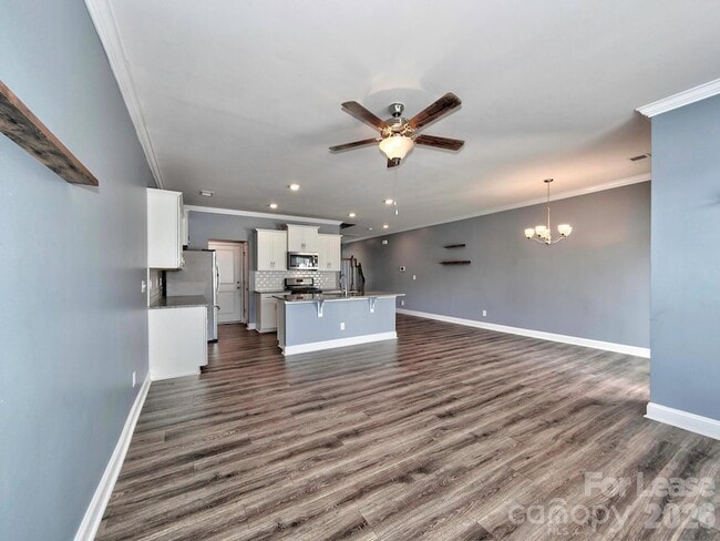 Building Photo - 915 Emma Kate Ct