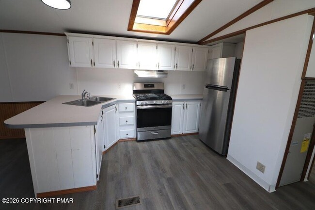 Building Photo - 238 Birchwood Ln