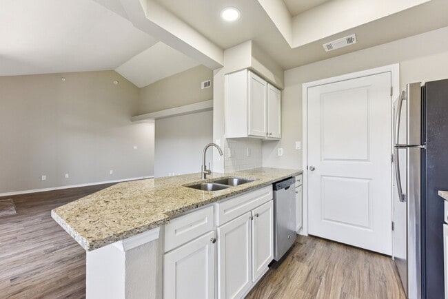 Floorplan - Waters Edge Apartment Homes