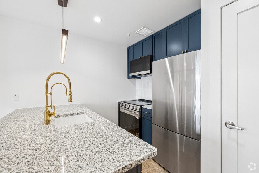 Studio - 530SF - Kitchen - The Harrison Building