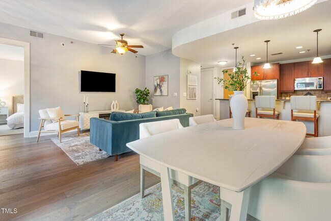 Building Photo - 616 N Boylan Ave