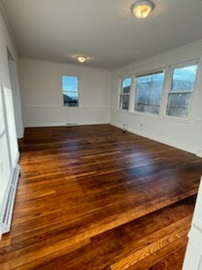 Building Photo - 505 Royal Manor Rd