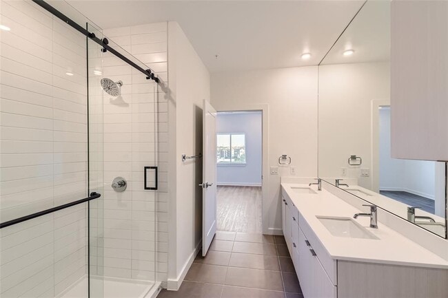 Building Photo - 4802 S Congress Ave