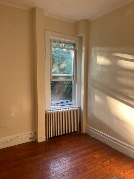 Building Photo - 22 Sherwood Ave