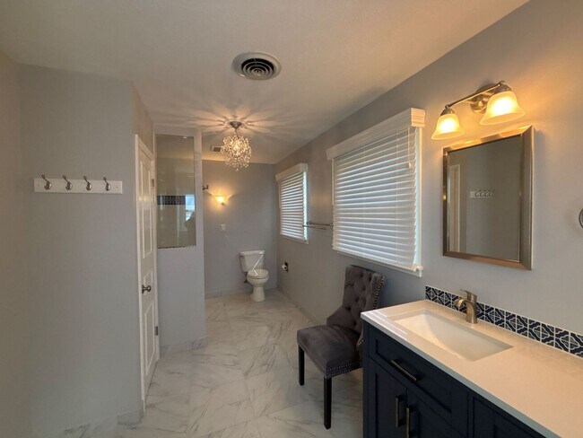 Building Photo - Beautiful 4-Bedroom/2.5 Bath Single-Family Home in Great Neighborhood in Johnson City, TN, with d...