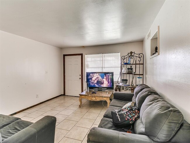 Building Photo - 213 NW 82nd St