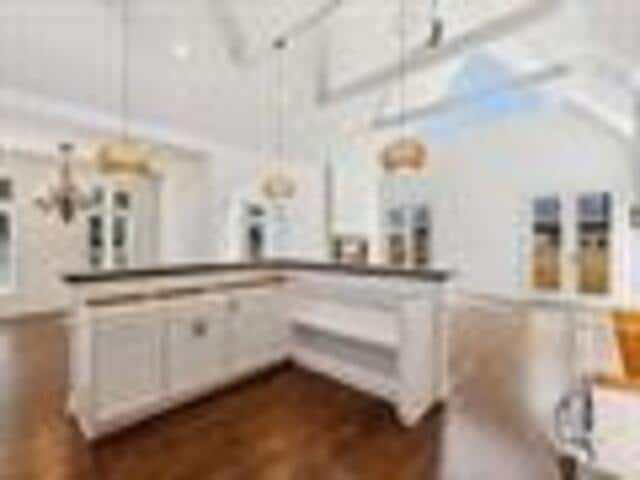 Building Photo - 2060 Carr Ave