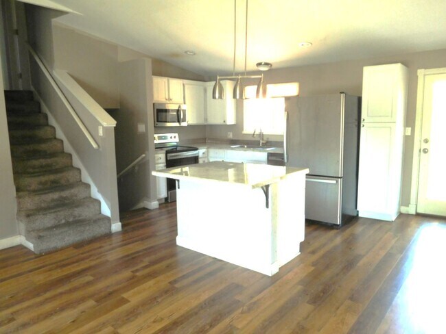Building Photo - 1325 Williams Cir