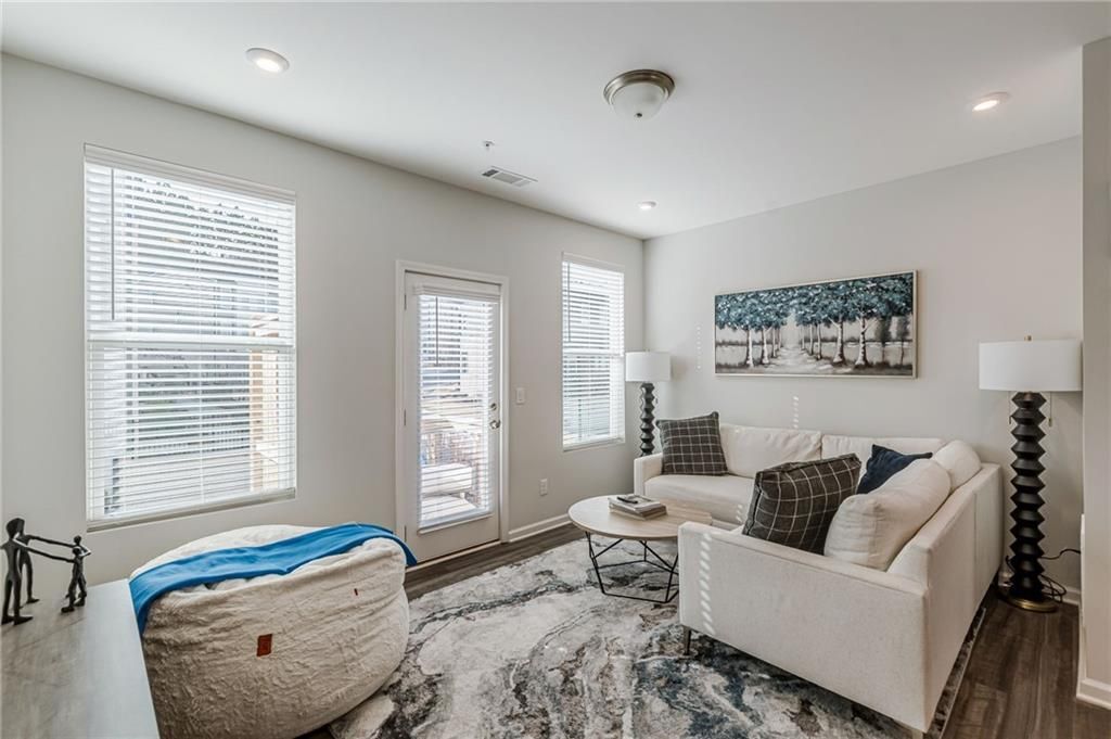 Building Photo - 1205 Skylar Ln SE