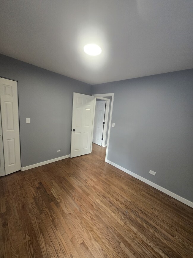 Building Photo - 22 N Lewis Ave