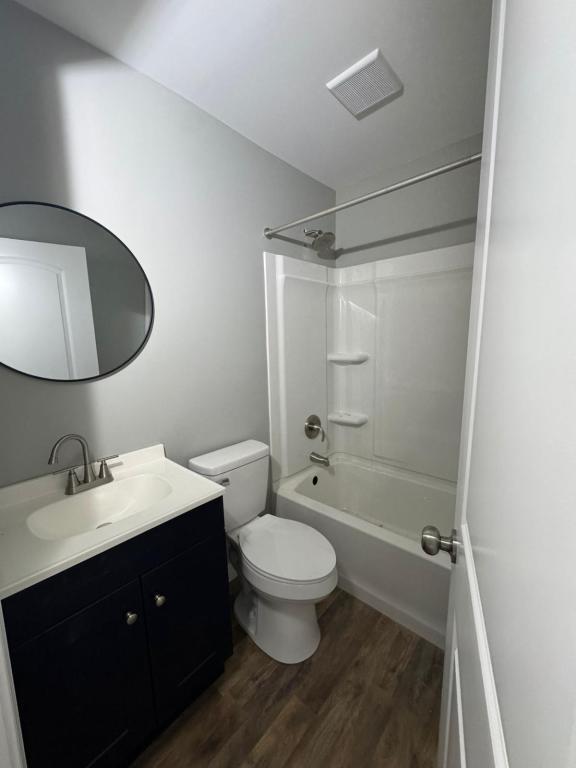 Building Photo - 220 Fisk Ave