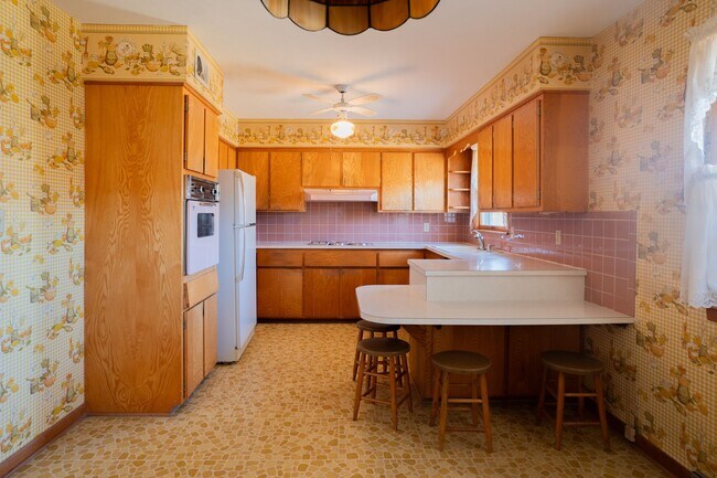 Building Photo - Charming 3 bedroom 1.5 bathroom house in SE Wichita!