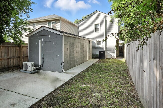 Building Photo - 1539 Manson St