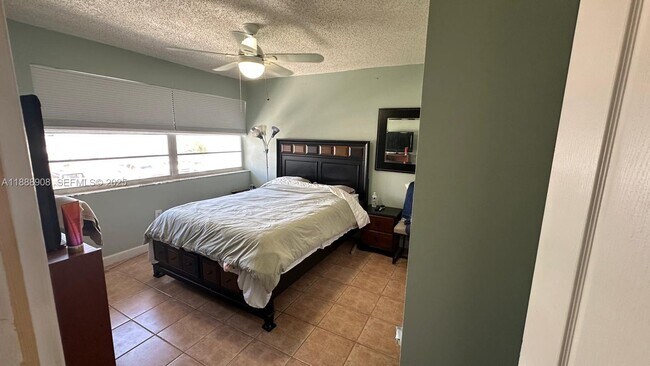 Building Photo - 15430 SW 81st Cir Ln