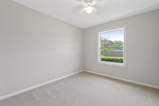 Building Photo - 2884 Bamberg Pl
