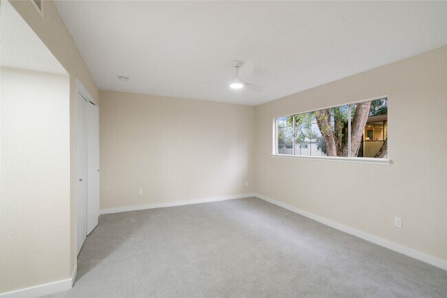 Building Photo - 1300 Augusta Dr