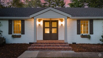 Building Photo - **ADORABLE DUBLEX IN BELLE MEADE WITH AMAZ...