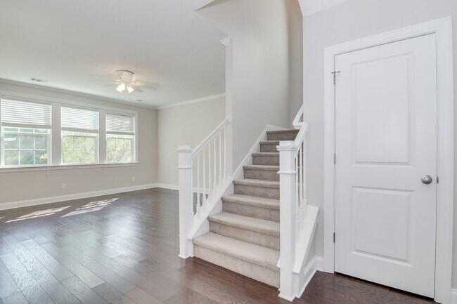 Building Photo - 983 Glenhaven Dr