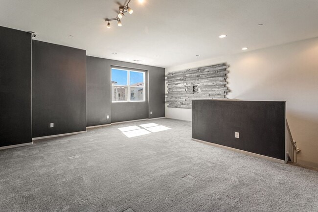 Building Photo - Beautiful 4 Bed 3.5 Bath Home in Great School District!! Located in Montecito.